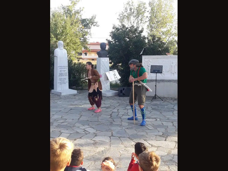 Εικόνα από τις Παραμυθομαχίες.