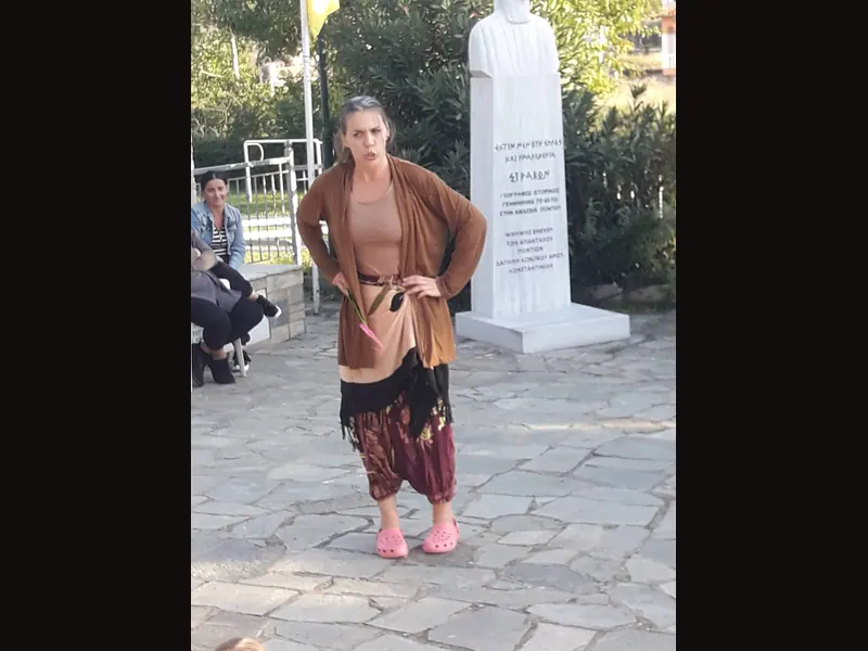 Εικόνα από τις Παραμυθομαχίες.